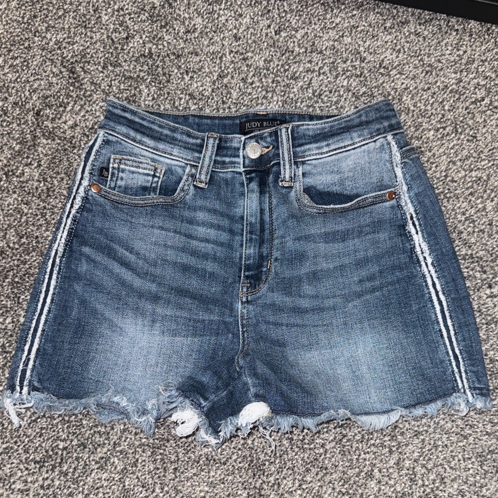 Judy Blue Frayed Hem Denim Shorts